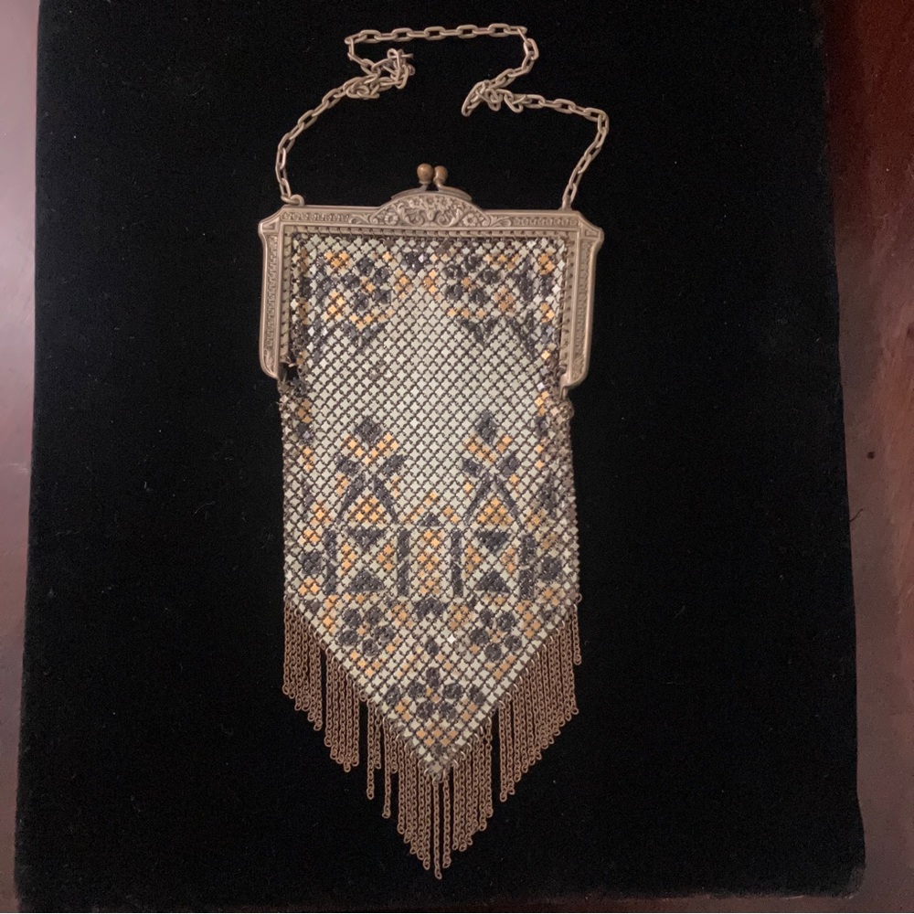 Collectible Antique Enameled Mesh Mandalian MFG Co. Purse Art Deco Collectible